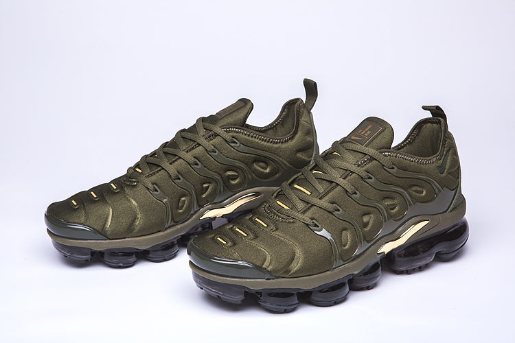 Vapormax Plus - whatever on