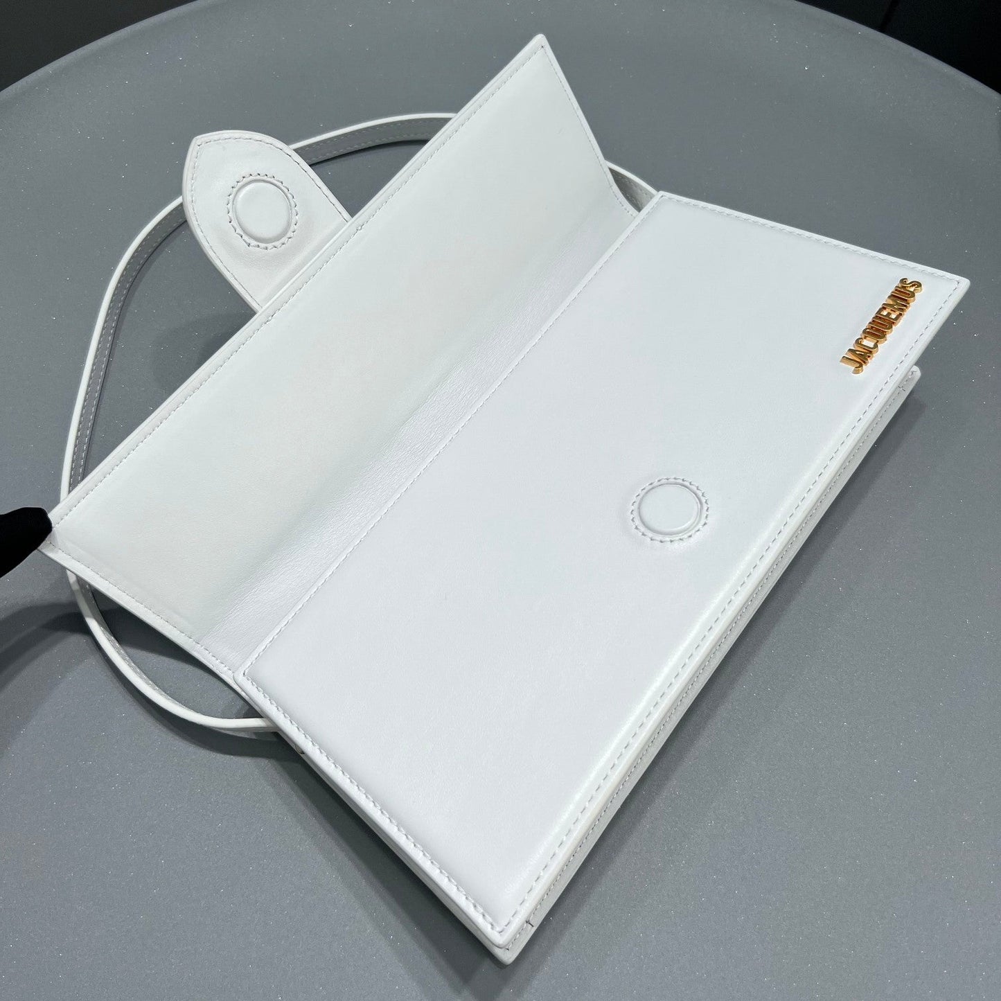 Le Bambino long White