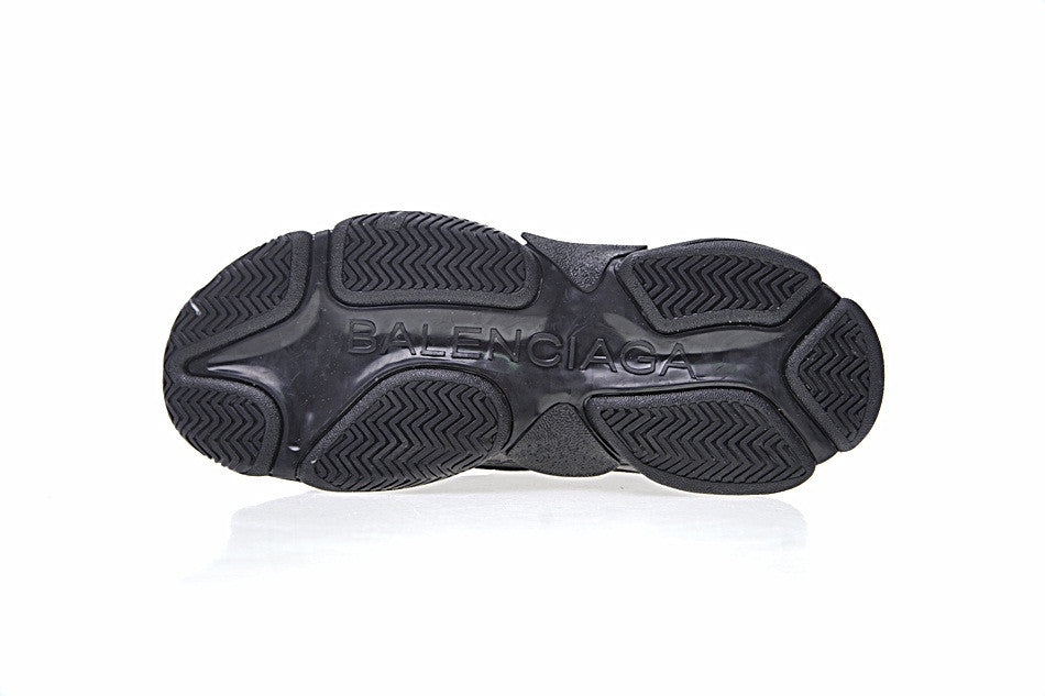 Triple s Black solid sole - whatever on