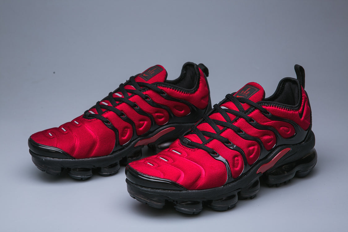 Vapormax Plus - whatever on
