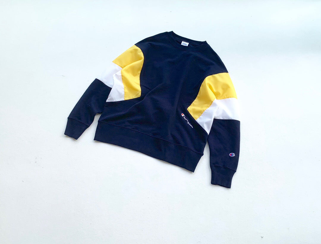 C  Three Colours Sweatshirt - whatever on 