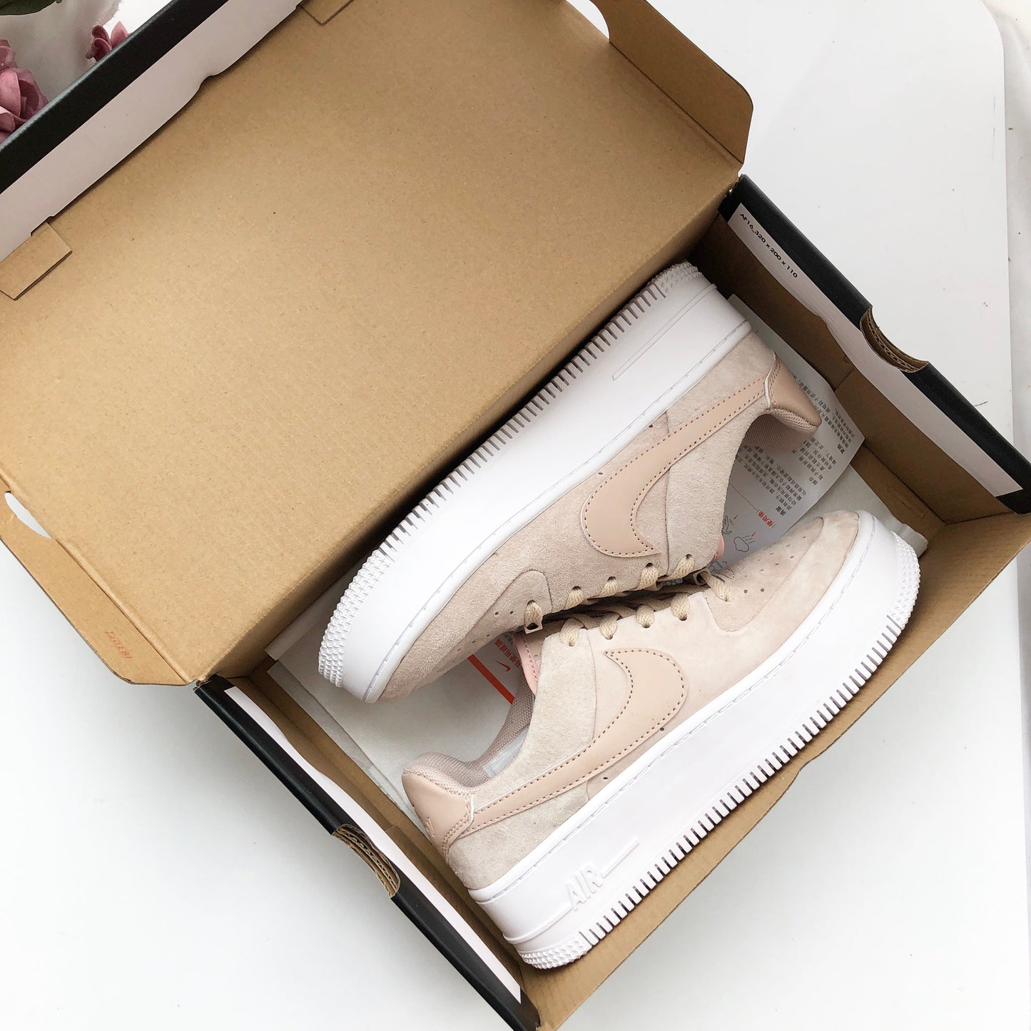 Air Force 1 SAGE LOW LX Camel - whatever on 