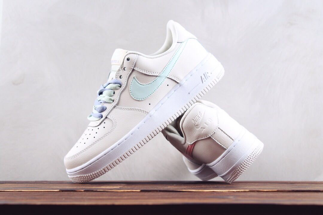 Air Force 1 07 lv8 Suede - whatever on 