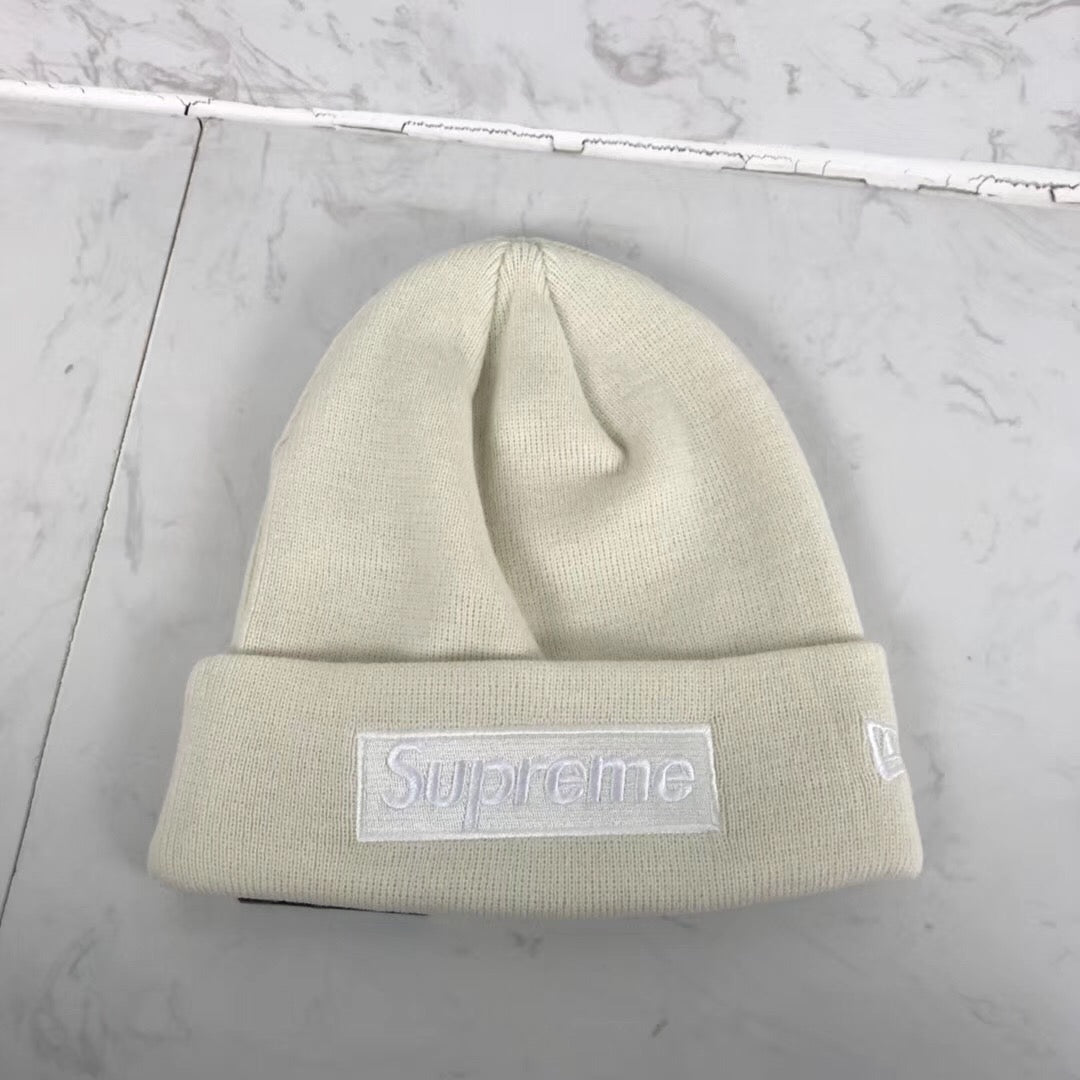 18FW Box Logo Beanie - whatever on 