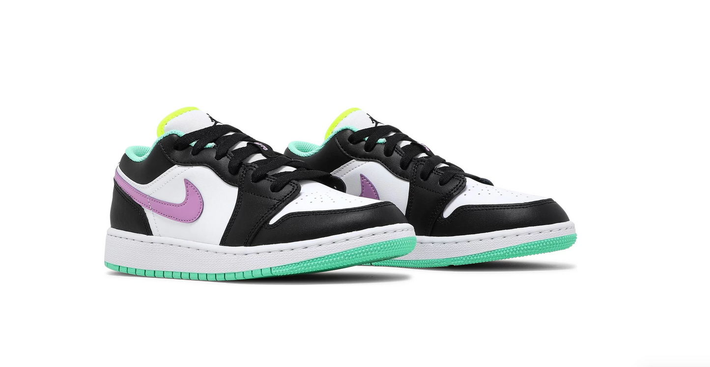 Air Jordan 1 Low GS 'White Violet Shock'